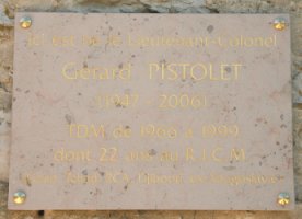 Photo de la plaque appose sur la maison natale de Grard Pistolet