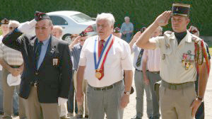 Le prsident de l'UNC Franois Wadel, le maire Francis Demuth et le capitaine Rietsch