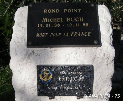 La stèle consacrée à Michel Buch à Sommières