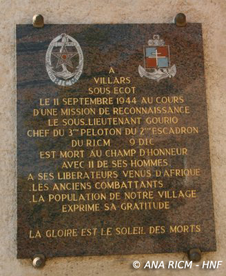 Villars-sous-Ecot : plaque à la mémoire du slt Gourio et de ses hommes tués au combat