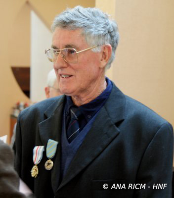 Jean-Michel Guiblin avec le Mérite colonial