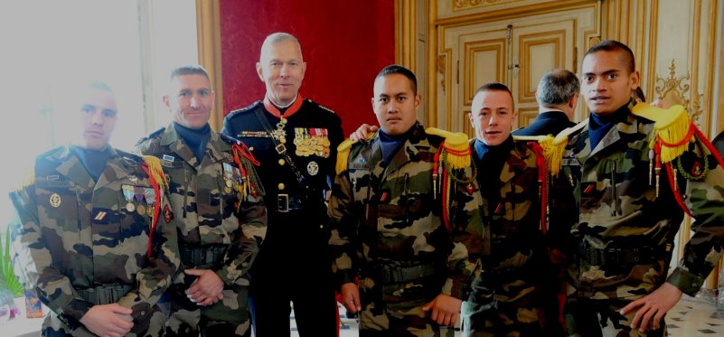 Le général Conway avec l'adjudant Dupuis et ses marsouins