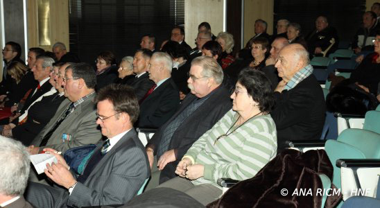 Des mebres attentifs au discours du prsident !