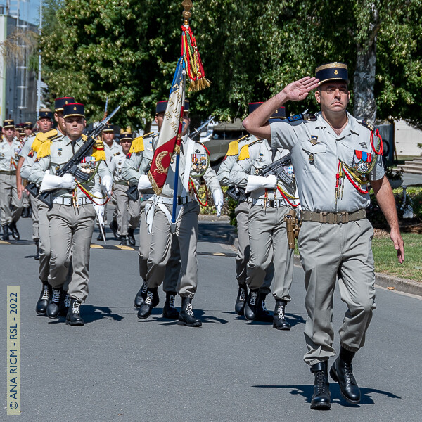 07/07/2022, photo Gérard Roussel : Poitiers, le colonel Jean-Hugues Delcourt à la tête du RICM