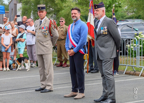 17/06/2023, photo 4S, Poitiers, Fourragères P1/2esc, Lcl Rietsch, M. le maire de Vouneuil-sous-Biard, Didier Froehly