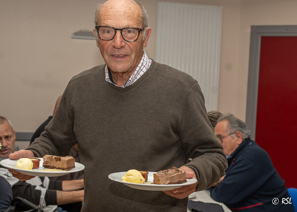 28/10/2023, photo Roussel, Trédion, journée d'automne, Christian Soler au service